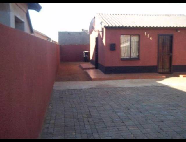 2 BEDROOM HOUSE FOR SALE IN ROODEKOP